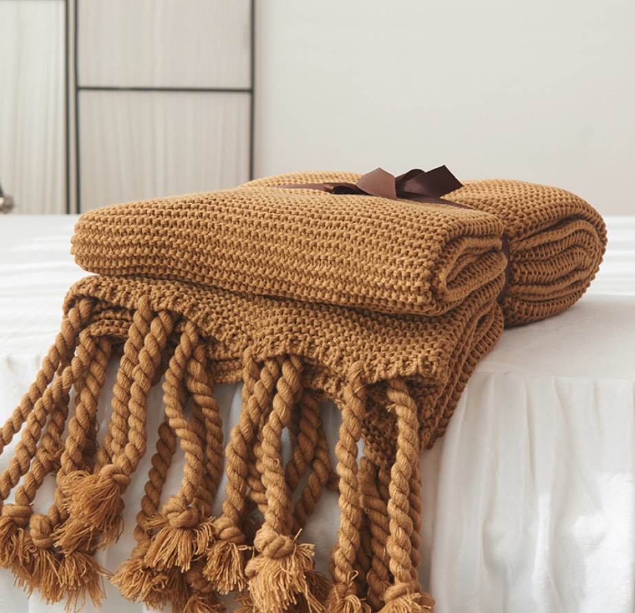 Mountain Tassel Knit Throw