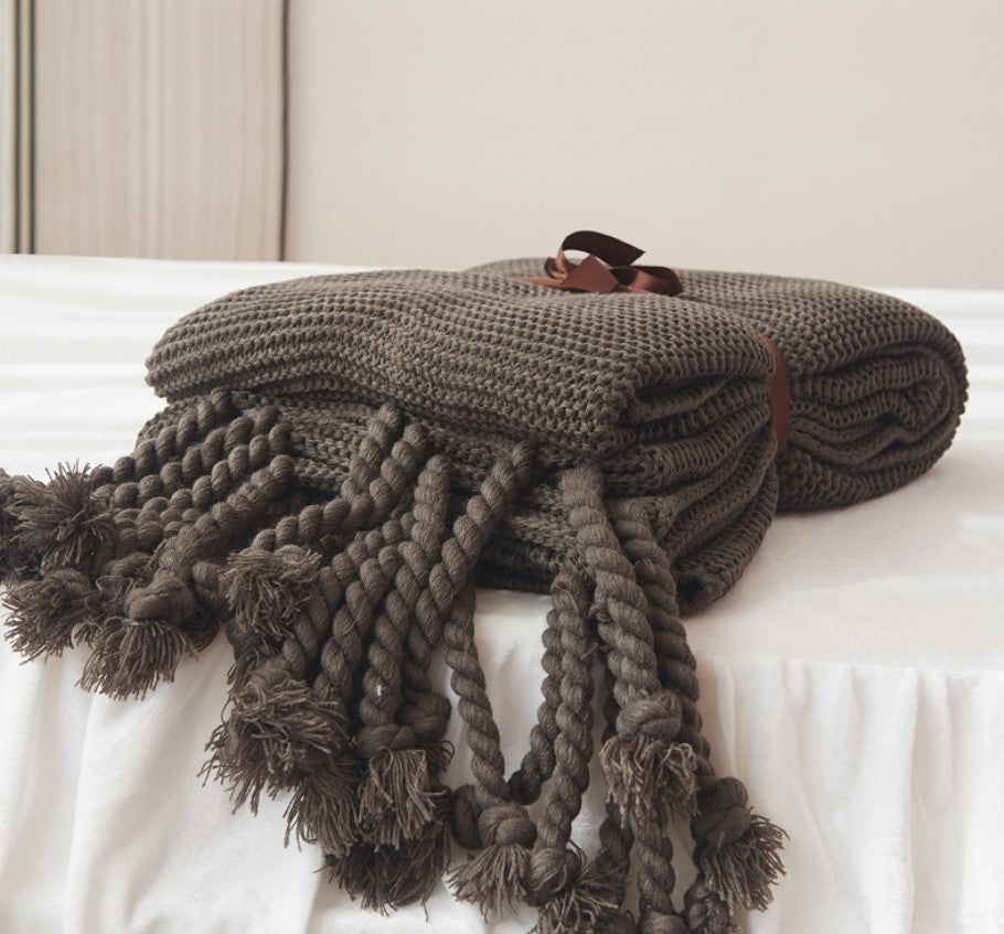 Mountain Tassel Knit Throw