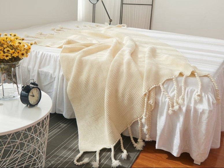 Mountain Tassel Knit Throw