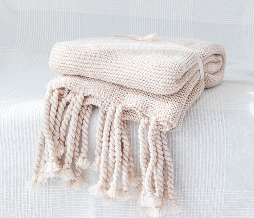 Mountain Tassel Knit Throw