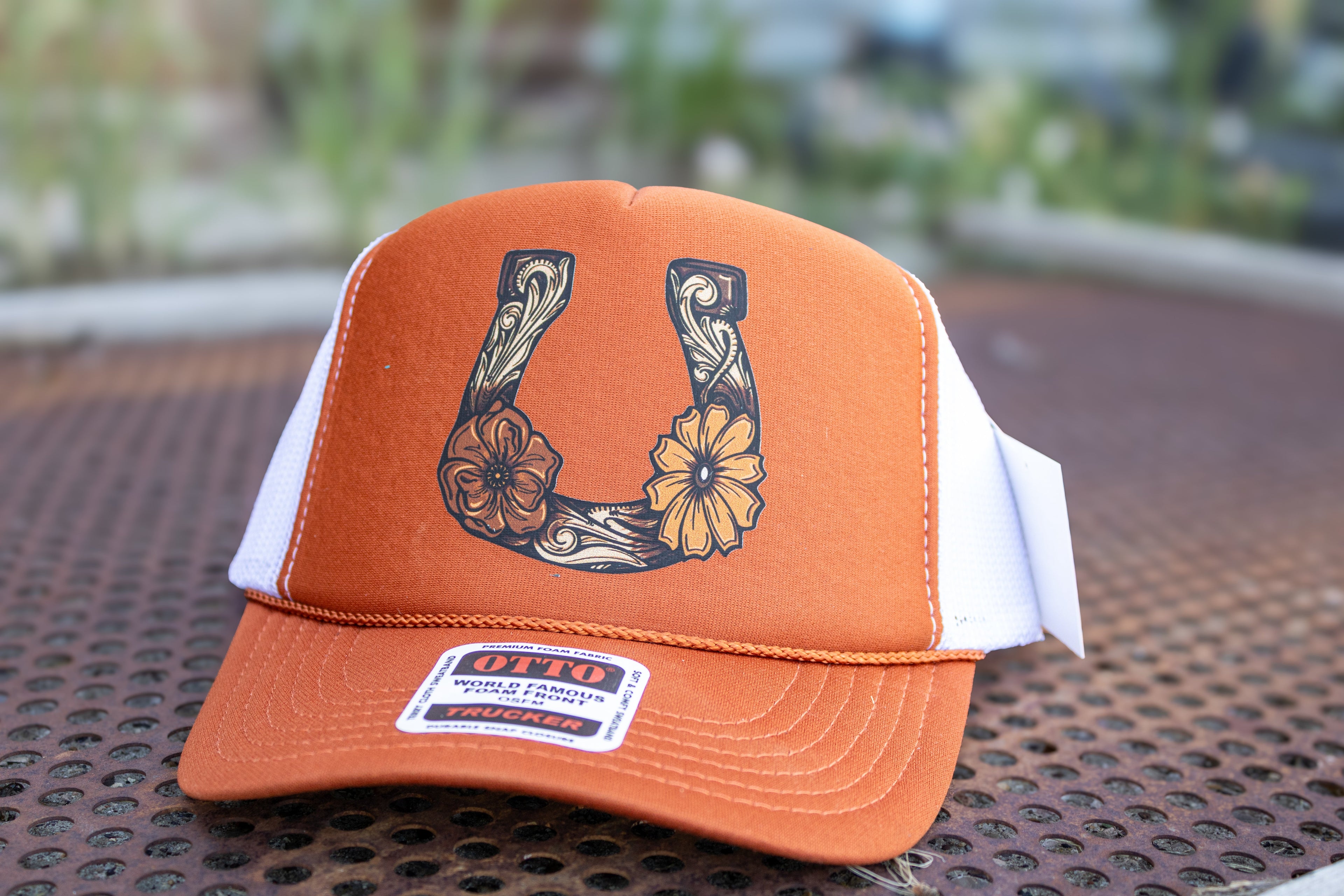 Tooled Horseshoe Cap