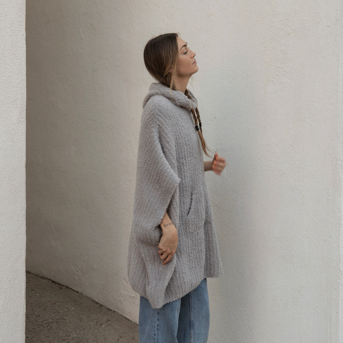 Luxxe Feather Yarn Poncho