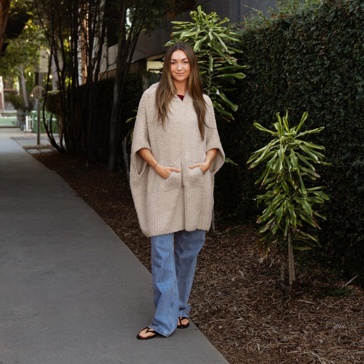 Luxxe Feather Yarn Poncho