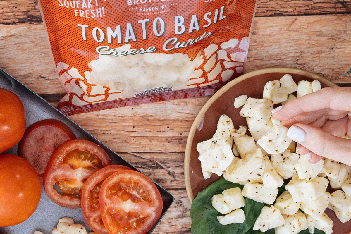 Cheese Brothers Char-CURD-erie Box – Cheese Curds & Sausage