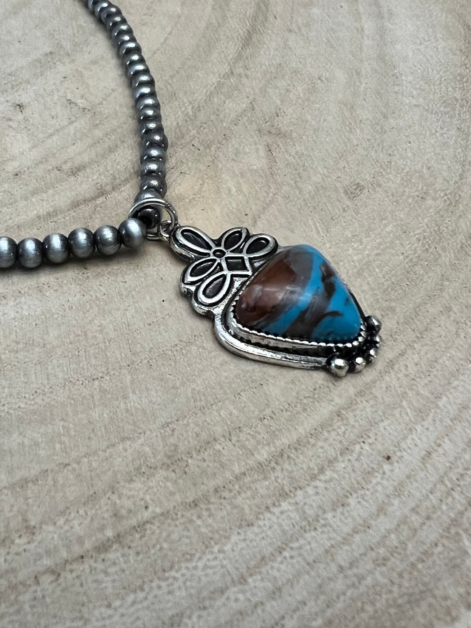 Boot Stitch Pearl Necklace