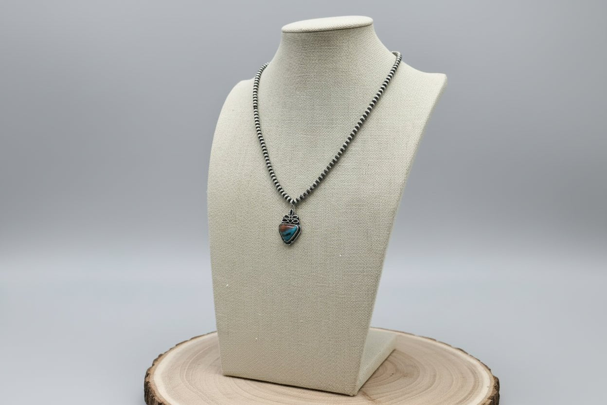Boot Stitch Pearl Necklace