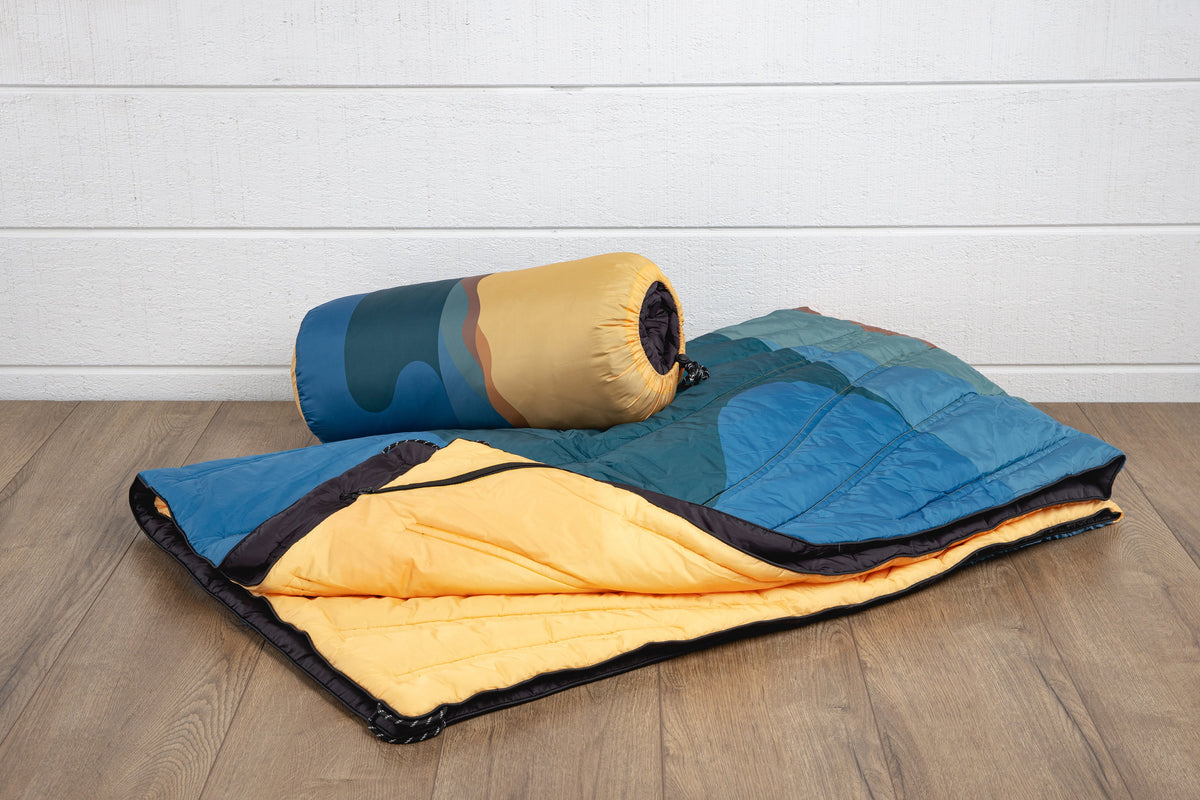Aura Outdoor Puffer Blanket